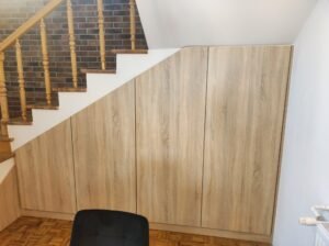 Meble na wymiar - zabudowa pod schodami 5