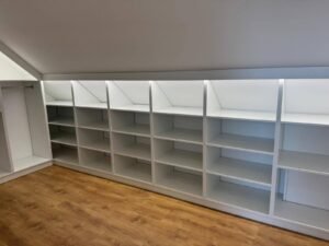 Meble na wymiar - zabudowa pod skosem 3